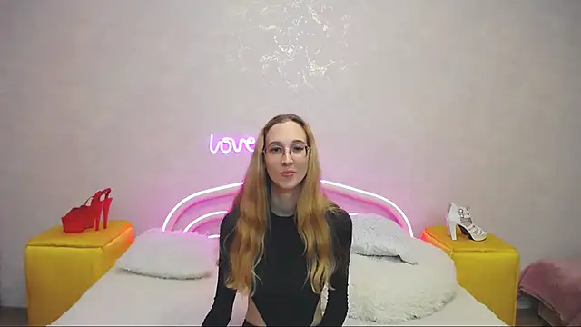 Snapshot of KlaryBrait chatting on January 22, 2:35 pm KlaryBrait online show from January 22, 2:35 pm