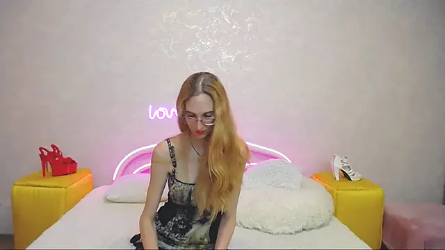 Snapshot of KlaryBrait chatting on January 26, 1:25 pm KlaryBrait online show from January 26, 1:25 pm