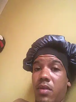 Snapshot of lionheart05 chatting on February 13, 5:16 am lionheart05 online show from February 13, 5:16 am