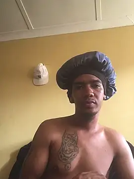 Snapshot of lionheart05 chatting on February 13, 6:16 pm lionheart05 online show from February 13, 6:16 pm