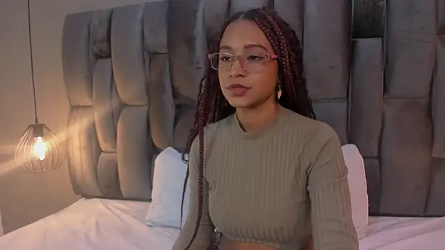 Snapshot of Lorena_Vieira_ chatting on March 7, 6:54 pm Lorena Vieira online show from March 7, 6:54 pm