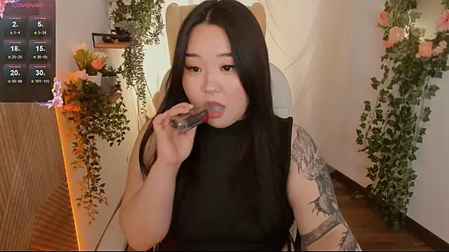 Snapshot of mei_honey_ chatting on January 25, 4:57 pm mei honey  online show from January 25, 4:57 pm