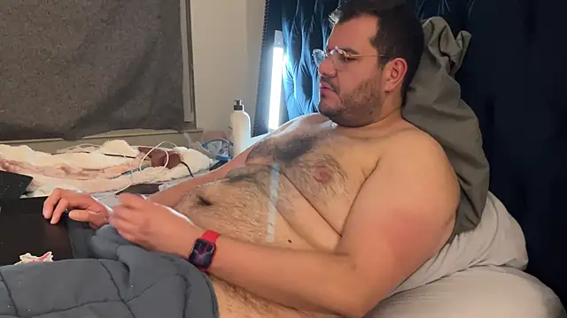 Snapshot of bearcloudcomputa chatting on February 15, 6:33 am bearcloudcomputa online show from February 15, 6:33 am