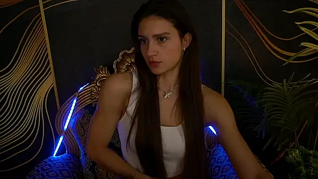 ValeryRoyale online show from February 1, 9:00 am