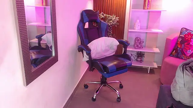 Snapshot of Dalila_Sky chatting on September 26, 6:01 pm Dalila Sky online show from September 26, 6:01 pm