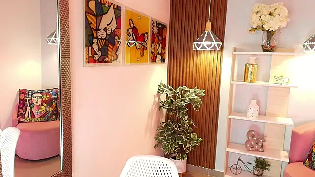 Snapshot of Dalila_Sky chatting on October 18, 6:08 pm Dalila Sky online show from October 18, 6:08 pm