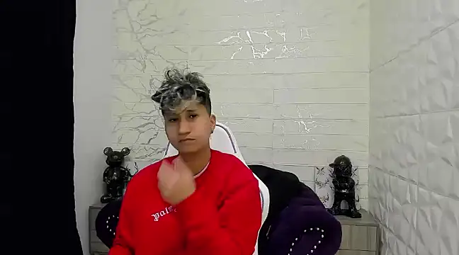 Snapshot of Im_Milan_Rs chatting on February 13, 6:41 am Im Milan Rs online show from February 13, 6:41 am