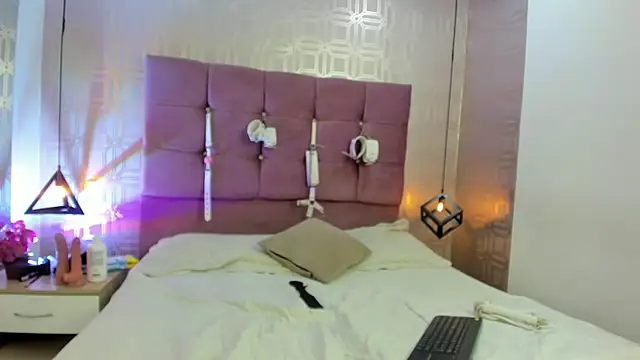 Lilith Vera online show from October 15, 12:49 pm