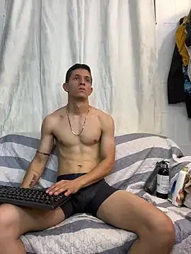 Snapshot of Bodyxx23 chatting on January 20, 2:01 am Bodyxx23 online show from January 20, 2:01 am