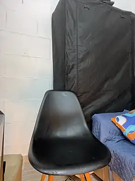 Snapshot of Bodyxx23 chatting on February 12, 12:58 am Bodyxx23 online show from February 12, 12:58 am