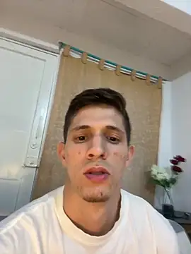 Snapshot of Bodyxx23 chatting on September 23, 12:13 am Bodyxx23 online show from September 23, 12:13 am