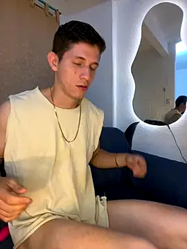 Snapshot of Bodyxx23 chatting on October 5, 12:20 am Bodyxx23 online show from October 5, 12:20 am