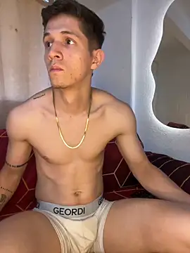 Snapshot of Bodyxx23 chatting on October 12, 10:31 pm Bodyxx23 online show from October 12, 10:31 pm