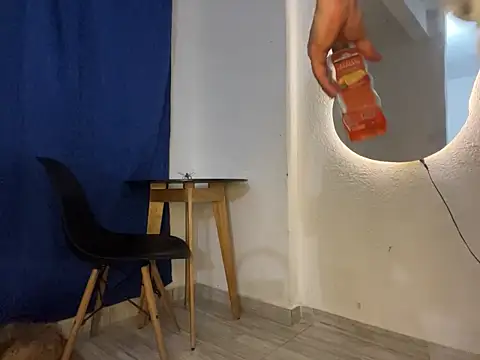 Snapshot of Bodyxx23 chatting on January 13, 3:12 am Bodyxx23 online show from January 13, 3:12 am