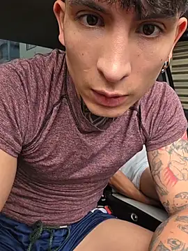 Snapshot of christangel_96_ chatting on October 21, 6:30 pm christangel 96  online show from October 21, 6:30 pm