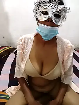 Snapshot of Amaaya_Baby chatting on January 12, 1:53 am Amaaya Baby online show from January 12, 1:53 am