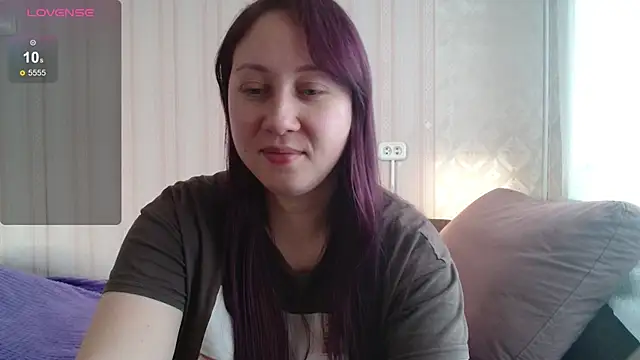 Snapshot of KellyCrystall chatting on December 14, 5:40 am KellyCrystall online show from December 14, 5:40 am