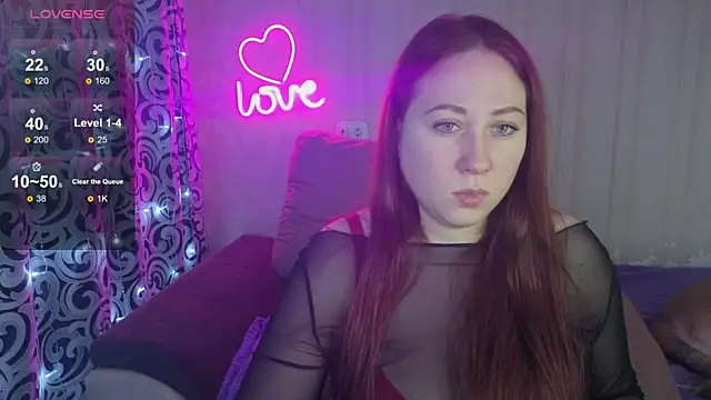 Snapshot of KellyCrystall chatting on December 19, 8:32 am KellyCrystall online show from December 19, 8:32 am