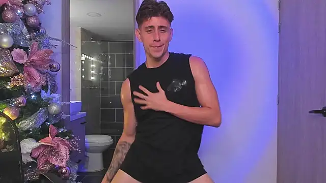 Snapshot of Jasperjoness chatting on December 17, 12:01 am Jasperjoness online show from December 17, 12:01 am