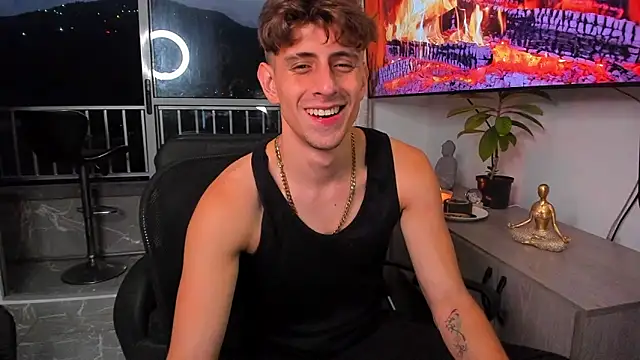 Snapshot of Jasperjoness chatting on January 2, 11:16 pm Jasperjoness online show from January 2, 11:16 pm