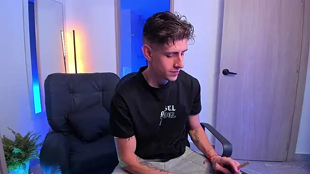 Snapshot of Jasperjoness chatting on January 11, 8:22 am Jasperjoness online show from January 11, 8:22 am