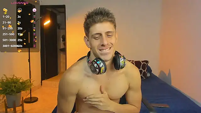 Snapshot of Jasperjoness chatting on October 22, 6:02 am Jasperjoness online show from October 22, 6:02 am