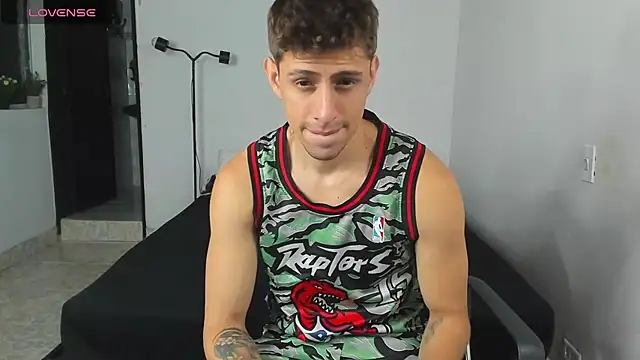 Snapshot of Jasperjoness chatting on October 28, 9:24 am Jasperjoness online show from October 28, 9:24 am