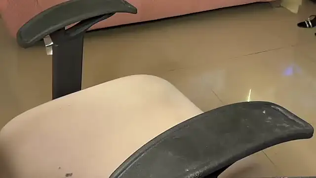 Snapshot of sexy_m23 chatting on December 17, 3:07 pm sexy m23 online show from December 17, 3:07 pm