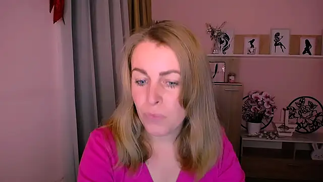 Hot Milady online show from December 6, 7:10 am