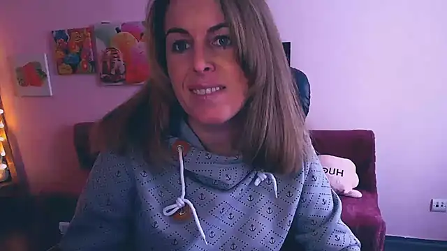 Hot Milady online show from February 10, 8:20 am