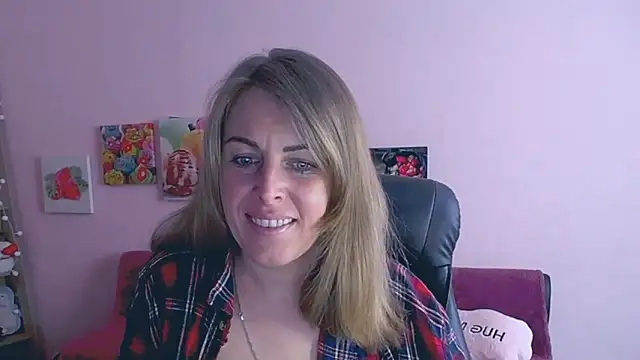 Hot Milady online show from March 4, 8:24 am