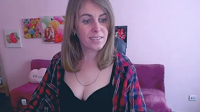 Hot Milady online show from March 18, 8:03 am