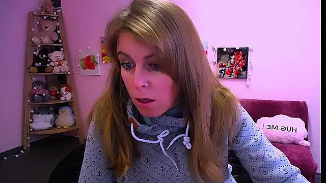 Hot Milady online show from February 5, 7:35 am