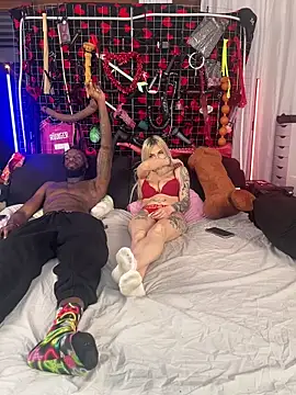 MacTroy online show from February 19, 8:27 pm