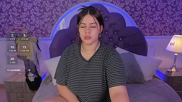 Snapshot of Miamontoya chatting on October 13, 1:55 pm Miamontoya online show from October 13, 1:55 pm