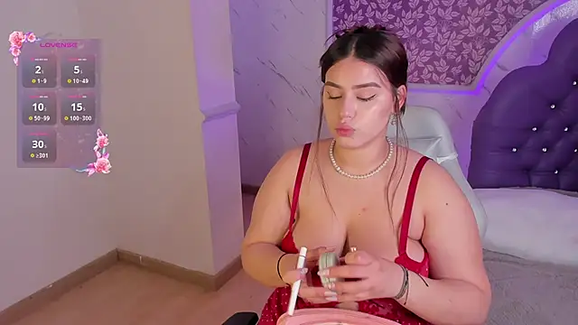 Snapshot of Miamontoya chatting on November 6, 1:34 pm Miamontoya online show from November 6, 1:34 pm