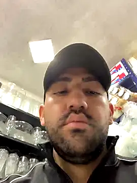 JuanZapata33 online show from December 4, 5:55 pm