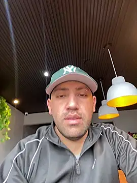 JuanZapata33 online show from February 7, 7:27 pm