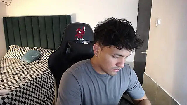 man dur07 online show from October 25, 9:09 pm