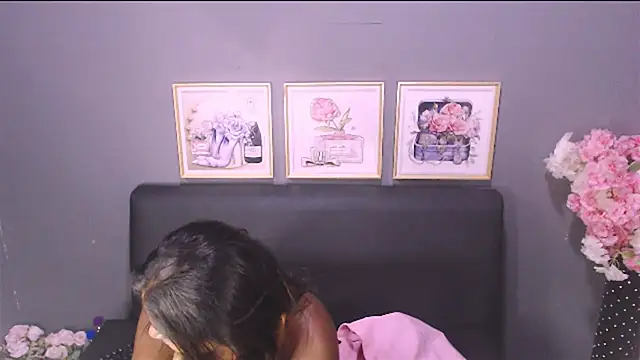 Snapshot of Littleindianmilf chatting on January 17, 8:34 am Littleindianmilf online show from January 17, 8:34 am