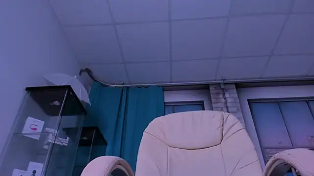 SinCityLiz online show from April 8, 7:58 pm