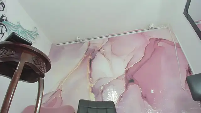 black cami online show from December 19, 11:46 pm