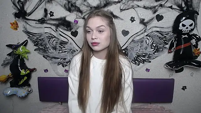 LaraPika online show from November 10, 6:07 pm