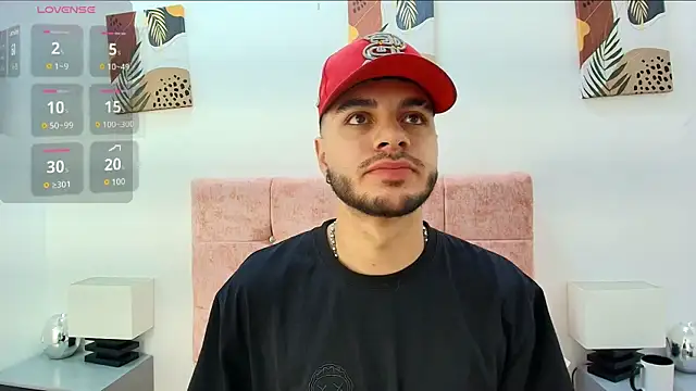 Snapshot of Amadeo_Wild chatting on October 22, 3:23 pm Amadeo Wild online show from October 22, 3:23 pm