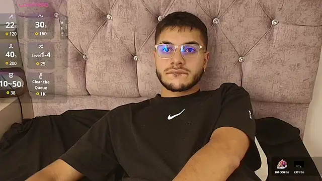 Snapshot of Amadeo_Wild chatting on October 26, 4:18 am Amadeo Wild online show from October 26, 4:18 am