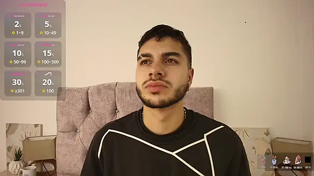 Snapshot of Amadeo_Wild chatting on October 27, 7:34 am Amadeo Wild online show from October 27, 7:34 am