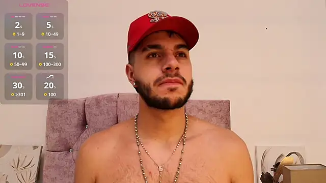 Snapshot of Amadeo_Wild chatting on November 30, 3:38 pm Amadeo Wild online show from November 30, 3:38 pm