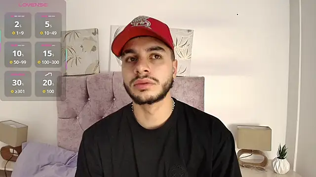 Snapshot of Amadeo_Wild chatting on December 21, 3:08 pm Amadeo Wild online show from December 21, 3:08 pm