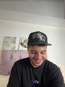 Amadeo Wild online show from April 12, 3:55 am