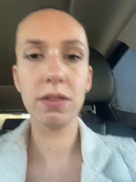 lola tentatiion online show from March 19, 8:45 am